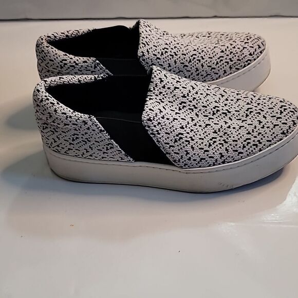 Vince Warren Knit Animal Print Slip Ons - Picture 9 of 13
